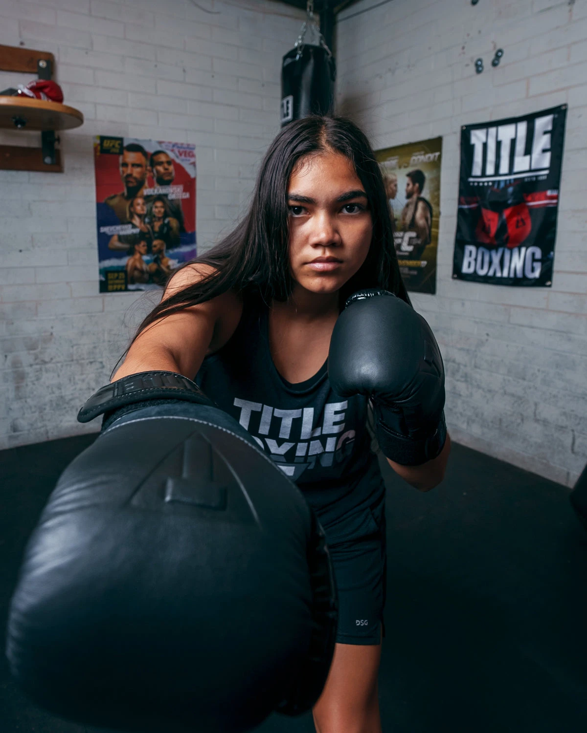 TITLE Black Blitz Fit Boxing Gloves 9 TITLE Black Blitz Fit Boxing Gloves - Image 7