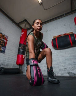 TITLE Classic Speed Boxing Gloves -Power Punch CABG12BKPK 1