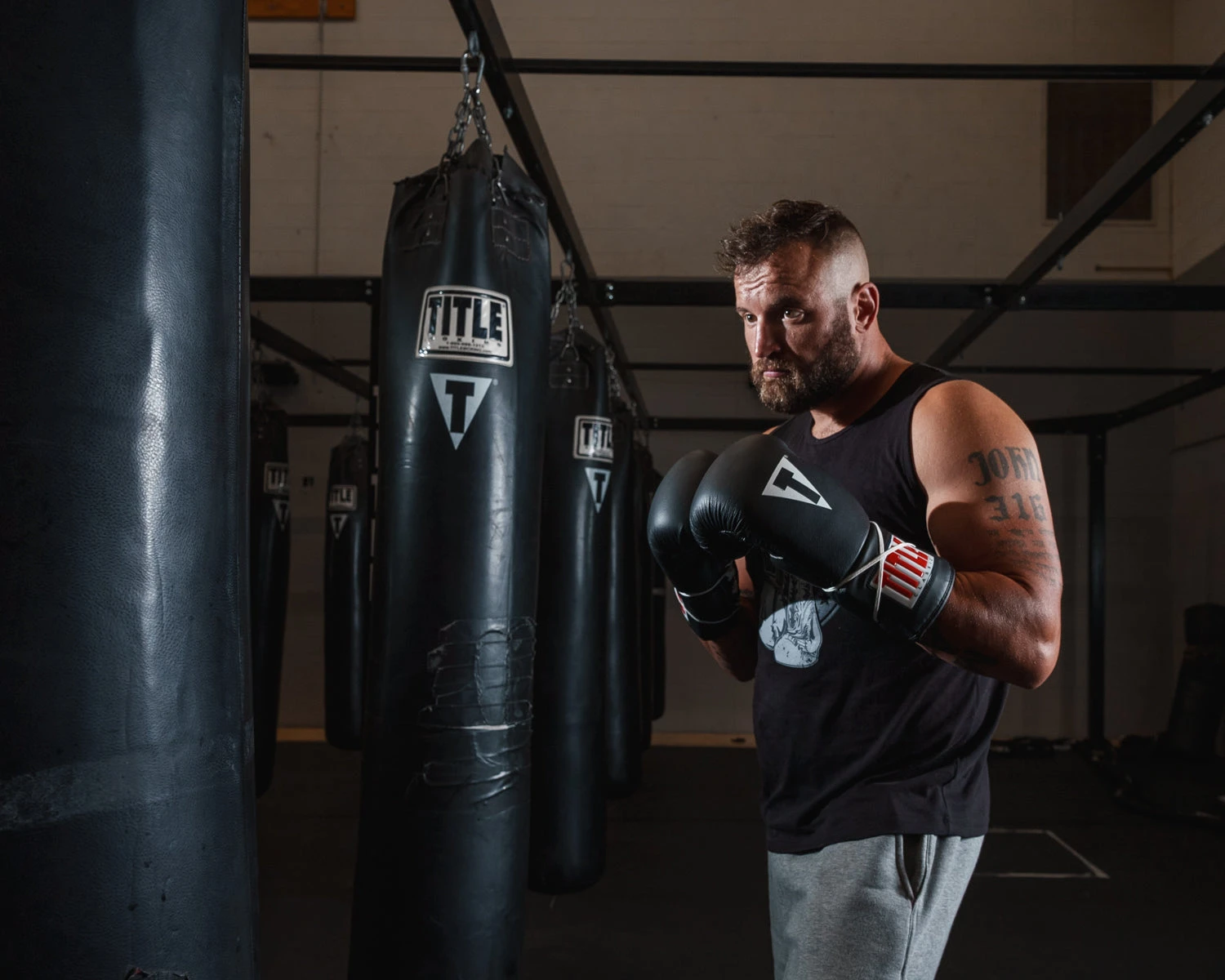 TITLE Classic Leather Lace Training Gloves 2.0 4 TITLE Classic Leather Lace Training Gloves 2.0 - Image 2