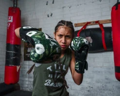 TITLE Boxing Floral Bag Gloves 16 TITLE Boxing Floral Bag Gloves -Power Punch OAFLBGFL 2