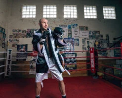 TITLE Boxing Pro Fingertip Robe 2.0 29 TITLE Boxing Pro Fingertip Robe 2.0 -Power Punch TSRF2BKWH 1