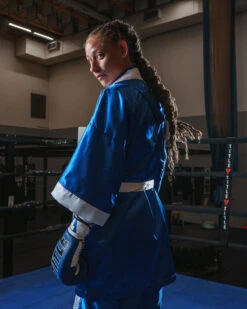 TITLE Boxing Pro Fingertip Robe 2.0 37 TITLE Boxing Pro Fingertip Robe 2.0 -Power Punch TSRF2BLWH 2 c3ac2925 0f5a 4e1e b1ef 44016b924567