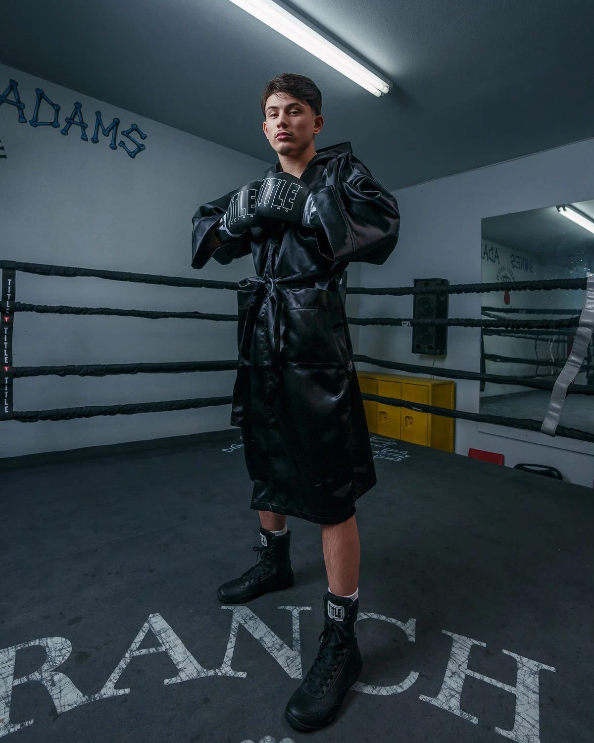 TITLE Boxing Pro Fingertip Robe 2.0 4 TITLE Boxing Pro Fingertip Robe 2.0 - Image 2