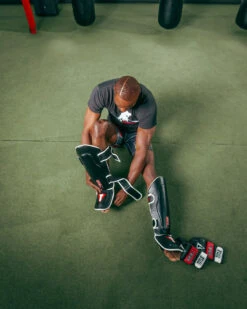 TITLE MMA Perform World Pro Shin Guards 2.0 10 TITLE MMA Perform World Pro Shin Guards 2.0 -Power Punch pghds2 bk 1