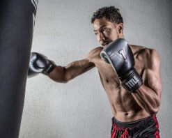 TITLE Platinum Proclaim Power Boxing Bag Gloves -Power Punch ptppbg view1