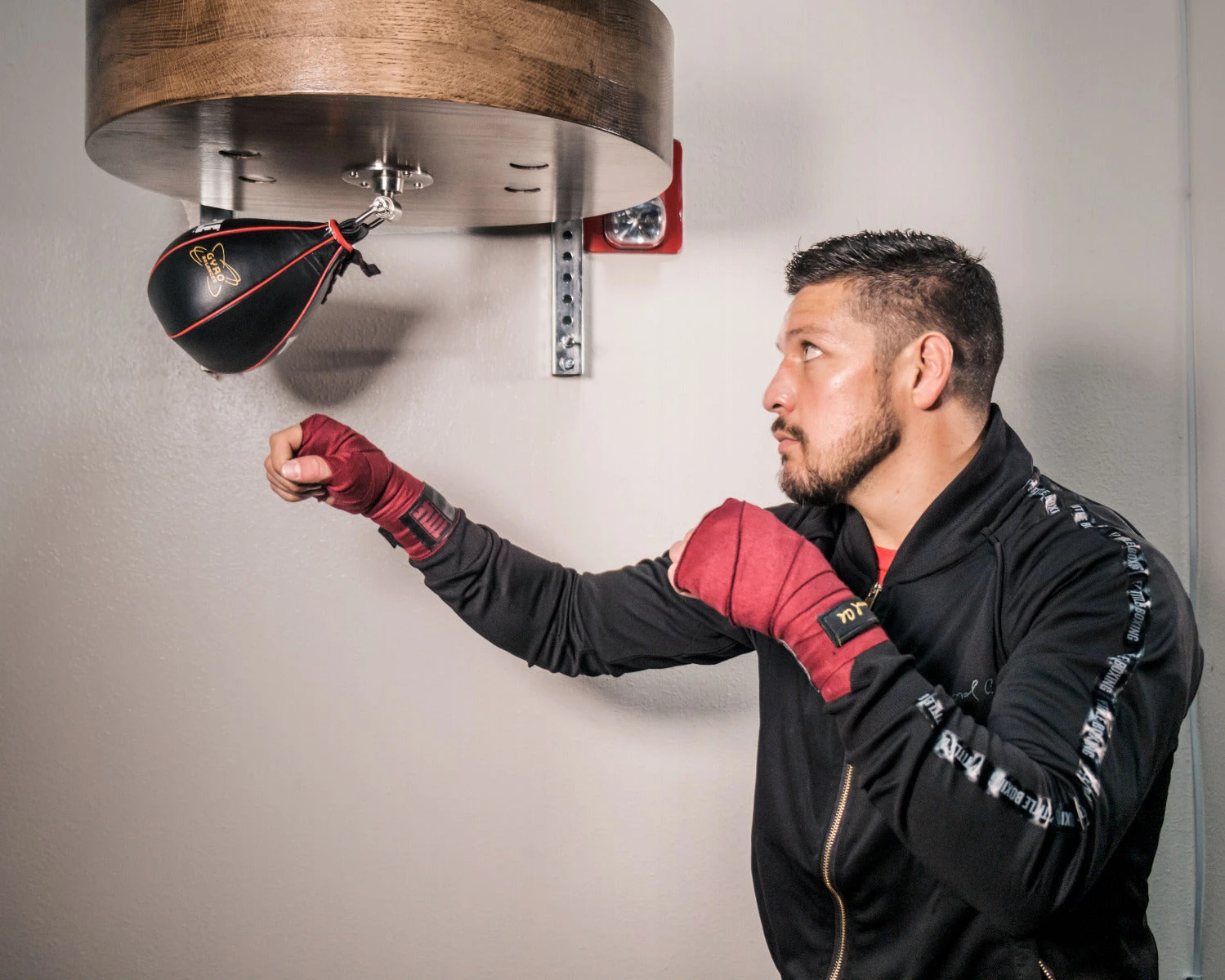 TITLE Boxing Gyro Balanced Leather Speed Bag 8 TITLE Boxing Gyro Balanced Leather Speed Bag - Image 6